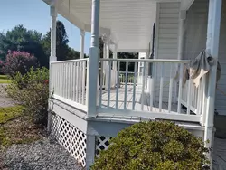 Deck Cleaning, Repair & Painting